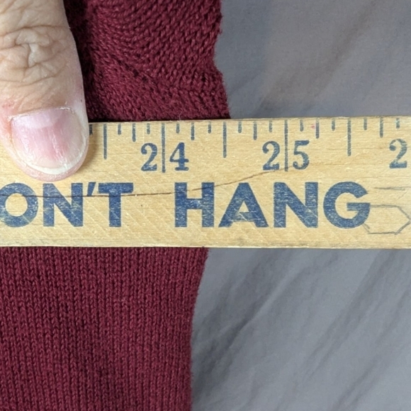 Chaps burgundy men's sweater large in excellent condition maroon long sleeve - Picture 6 of 7
